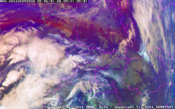 Na horách výdatné sneženie a v nižších polohách intenzívny dážď