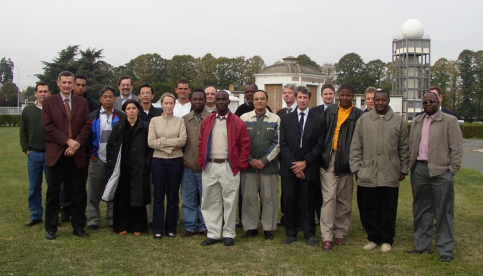 Fotografia zástupcov regionálnych prístrojových centier z celého sveta